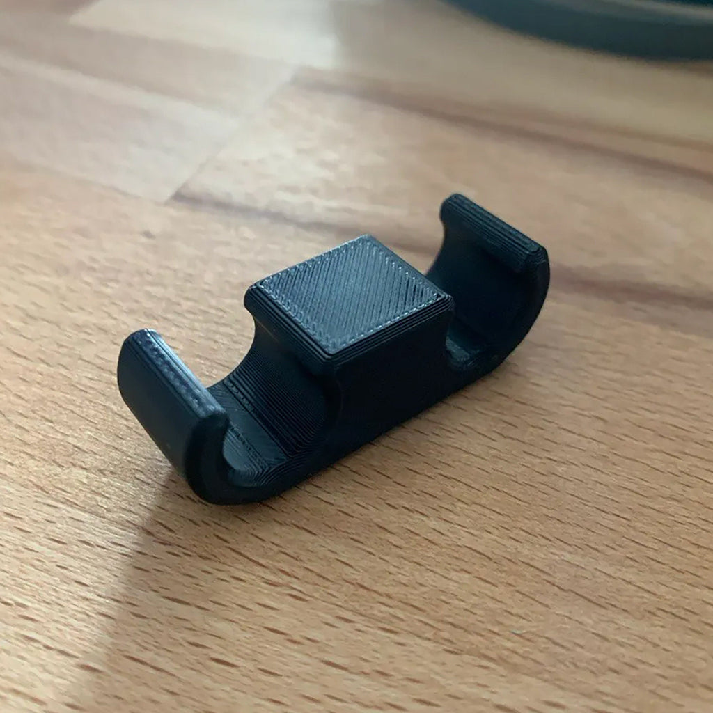 AIO tube comb clips for Corsair liquid cooler radiator hoses, pack of 4, view 2