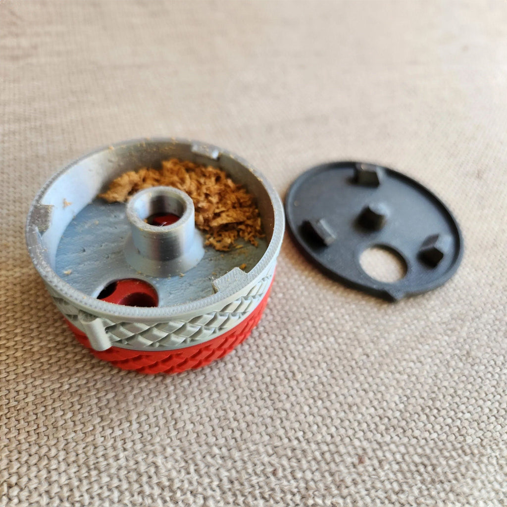 Drill guide and dust catcher disc for drilling straight holes in wood, view 3