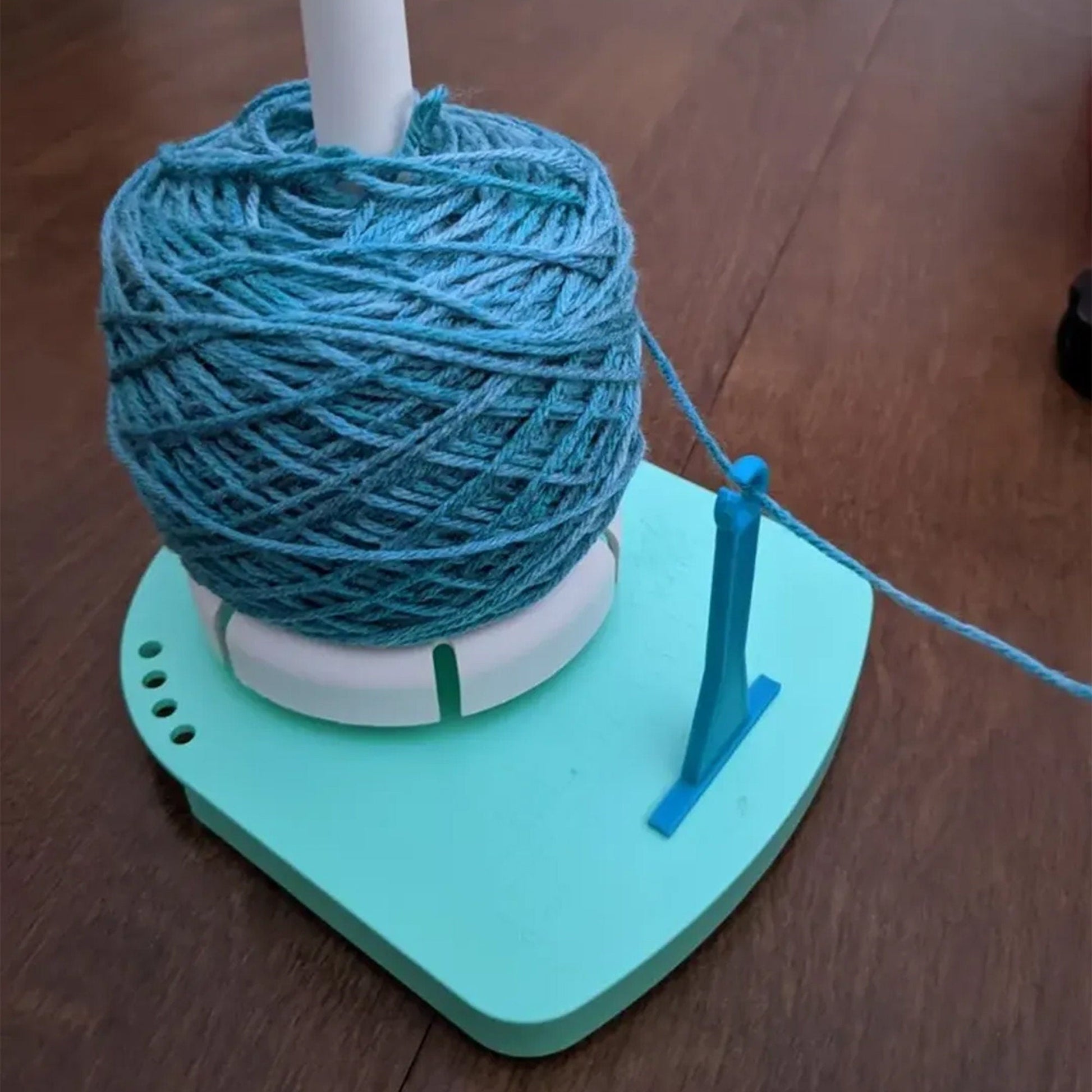 Yarn Dispenser and Guide Tool for Knitting